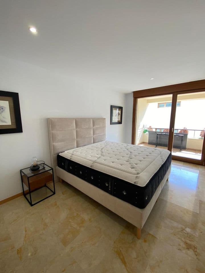 3 bedrooms apartment for rent in Marbella, Spain - Image 2