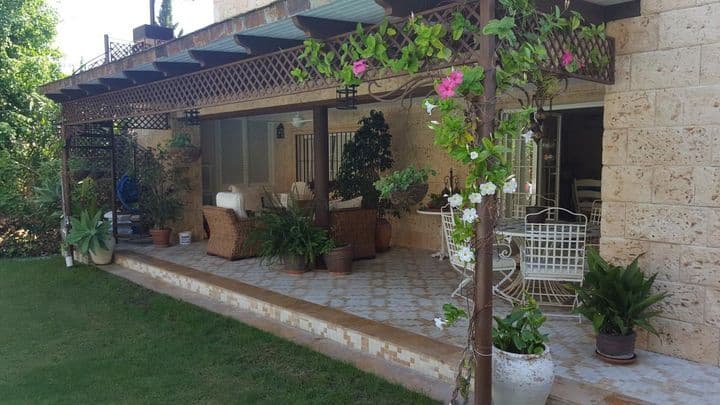 4 bedrooms house for rent in Nueva Andalucia, Spain