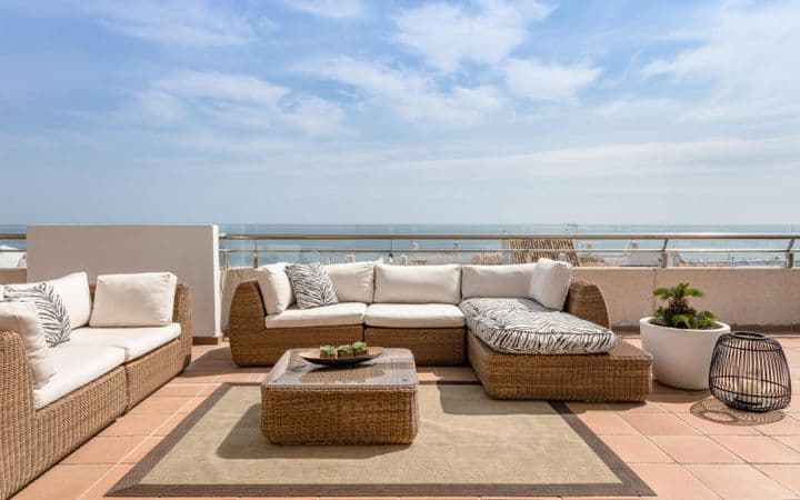 3 bedrooms house for rent in Marbella, Spain - Image 5