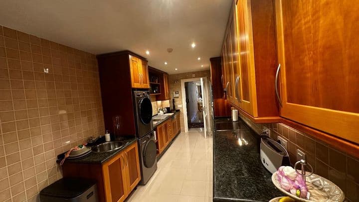 2 bedrooms apartment for rent in Marbella, Spain - Image 9