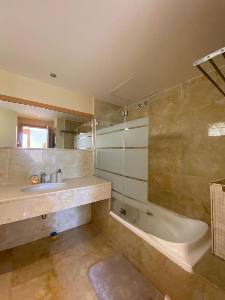 3 bedrooms apartment for rent in Marbella, Spain - Image 8