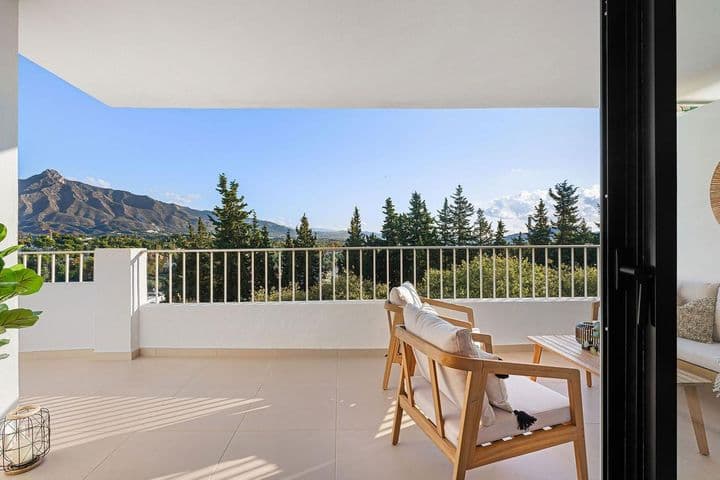 4 bedrooms apartment for sale in Nueva Andalucia, Spain - Image 4