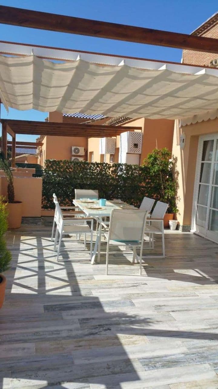 2 bedrooms house for rent in Riviera del Sol, Spain - Image 2