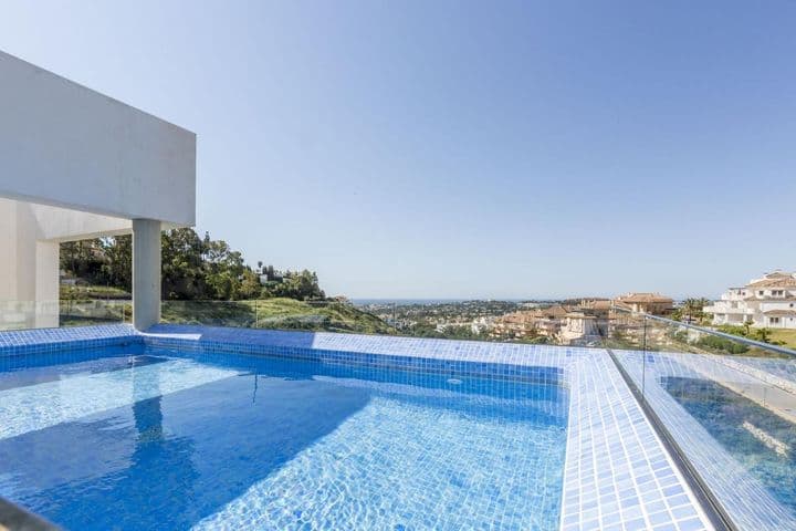 3 bedrooms apartment for sale in Nueva Andalucia, Spain - Image 9