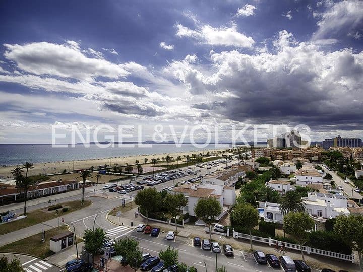 House for sale in Empuriabrava, Spain - Image 3