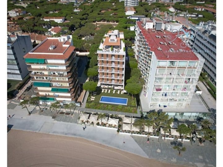 Apartment for sale in Platja dAro, Spain - Image 3