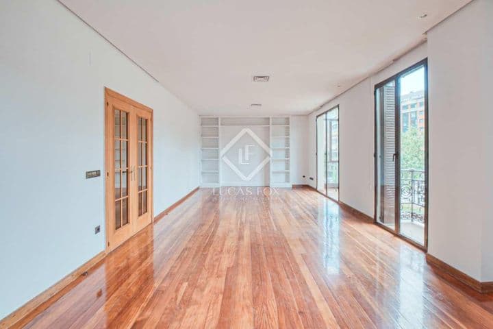 4 bedrooms apartment for sale in Madrid, Spain - Image 3