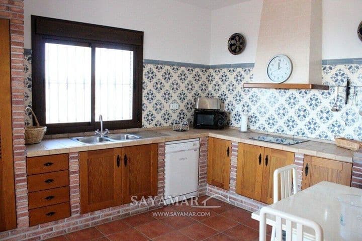 5 bedrooms house for rent in Sayalonga, Spain - Image 7