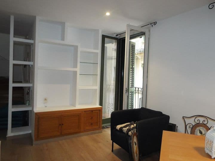 2 bedrooms apartment for rent in La Barceloneta, Spain - Image 2