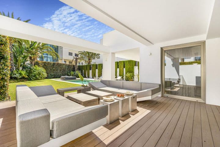 5 bedrooms house for rent in Marbella, Spain - Image 8