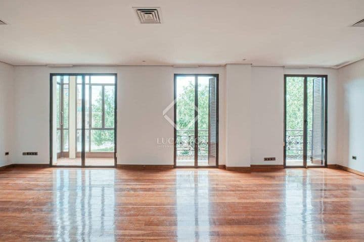 4 bedrooms apartment for sale in Madrid, Spain - Image 2