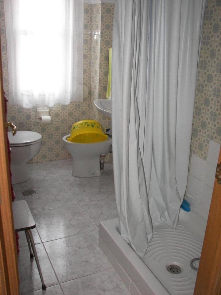 2 bedrooms apartment for rent in Santander, Spain - Image 4