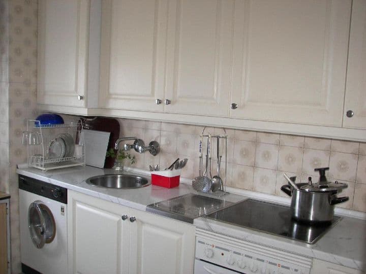 2 bedrooms apartment for rent in Santander, Spain - Image 9