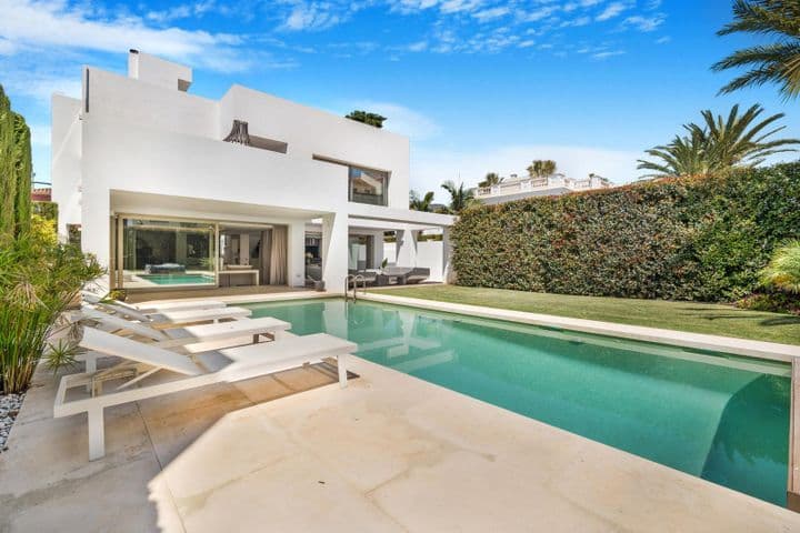 5 bedrooms house for rent in Marbella, Spain - Image 2