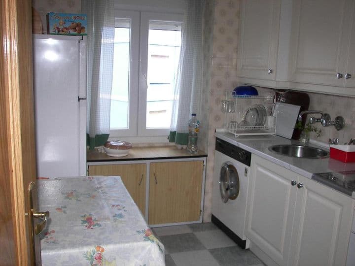 2 bedrooms apartment for rent in Santander, Spain - Image 8