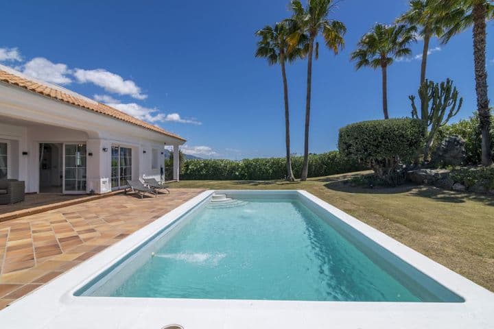 5 bedrooms house for rent in Benahavis, Spain - Image 2