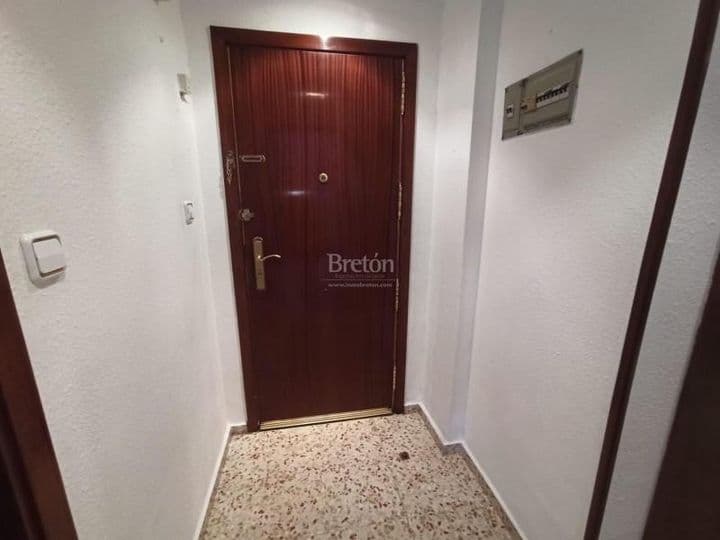 3 bedrooms apartment for rent in Zaragoza, Spain - Image 4