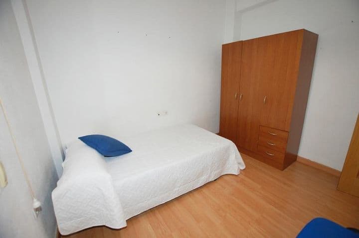 4 bedrooms apartment for rent in Granada, Spain - Image 10