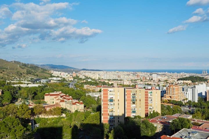 2 bedrooms apartment for rent in Horta-Guinardo, Spain - Image 8