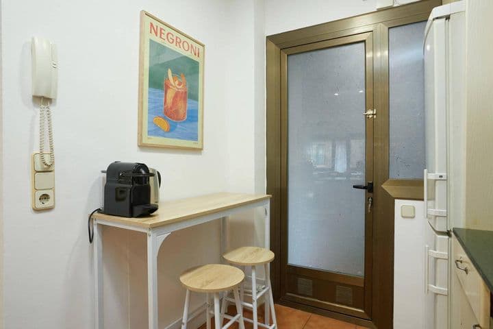 4 bedrooms apartment for rent in Sant Gervasi, Spain - Image 10