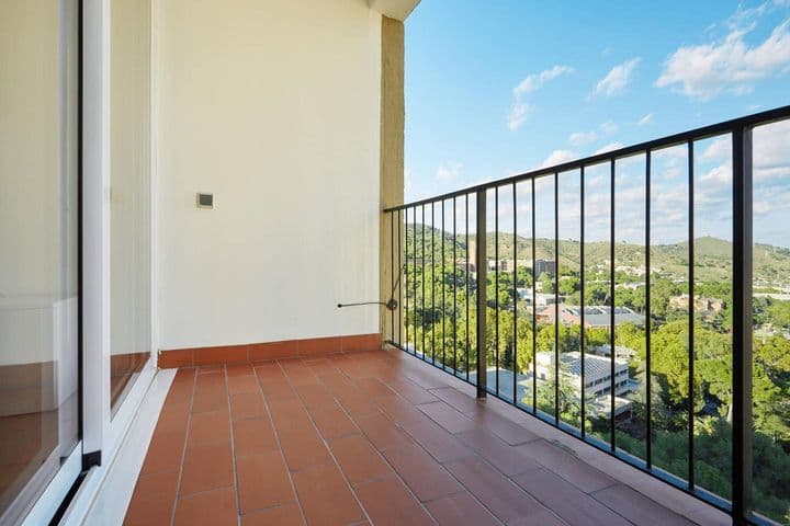 2 bedrooms apartment for rent in Horta-Guinardo, Spain - Image 6