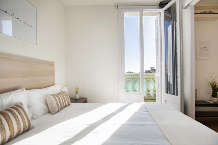 1 bedroom apartment for rent in Gracia, Spain - Image 9
