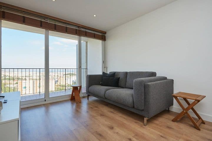 2 bedrooms apartment for rent in Horta-Guinardo, Spain - Image 2