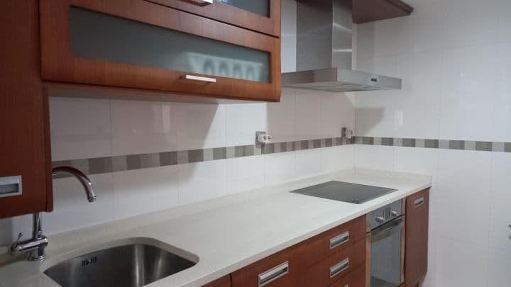 2 bedrooms apartment for rent in Zaragoza, Spain - Image 2