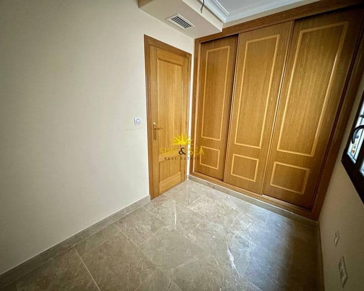 4 bedrooms apartment for rent in Centro - Muelle Pesquero, Spain - Image 10