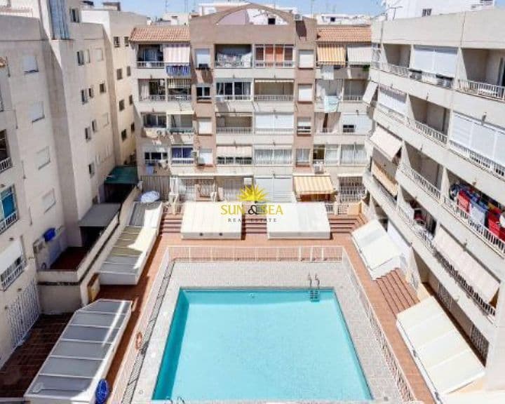 2 bedrooms apartment for rent in Playa de los Locos, Spain - Image 11