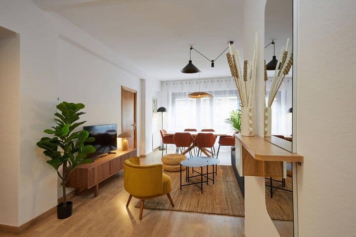 4 bedrooms apartment for rent in Sant Gervasi, Spain - Image 4