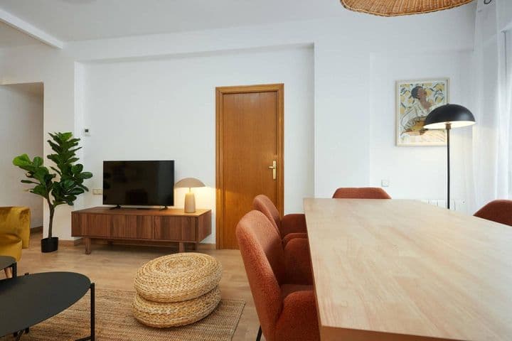 4 bedrooms apartment for rent in Sant Gervasi, Spain - Image 6