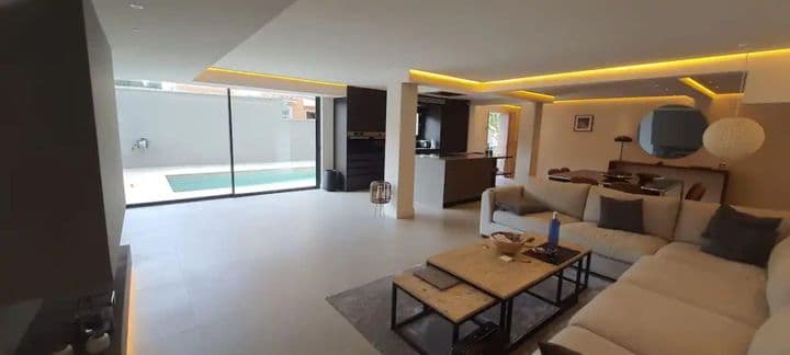 4 bedrooms house for rent in Marbella, Spain - Image 11