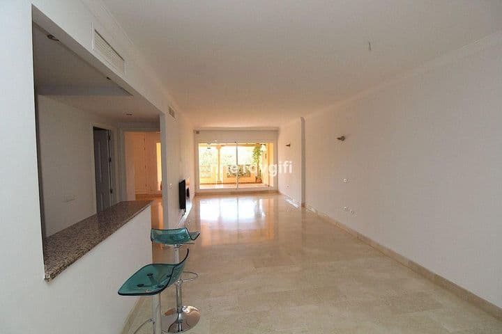 2 bedrooms apartment for rent in Elviria, Spain - Image 3