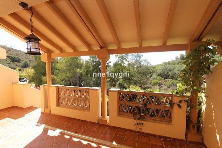 2 bedrooms apartment for rent in Elviria, Spain - Image 2