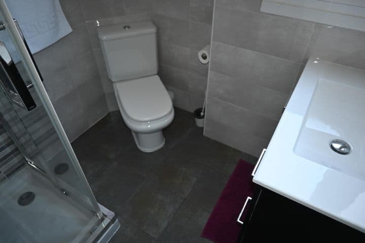 1 bedroom apartment for rent in Santander, Spain - Image 10