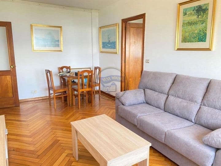 2 bedrooms apartment for rent in Vigo, Spain - Image 3