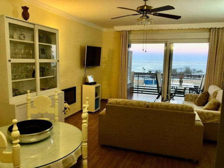 2 bedrooms apartment for rent in Fuengirola, Spain - Image 11