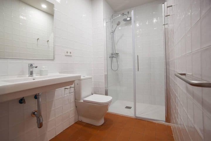 2 bedrooms apartment for rent in Poblenou, Spain - Image 5