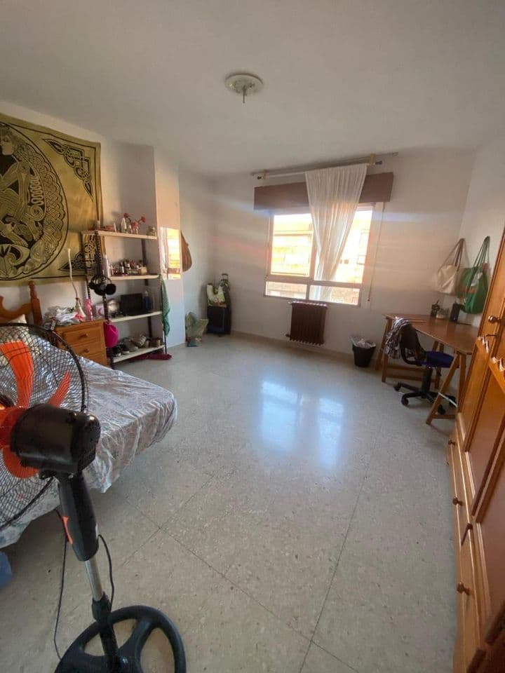 4 bedrooms apartment for rent in Camino de Ronda, Spain - Image 4