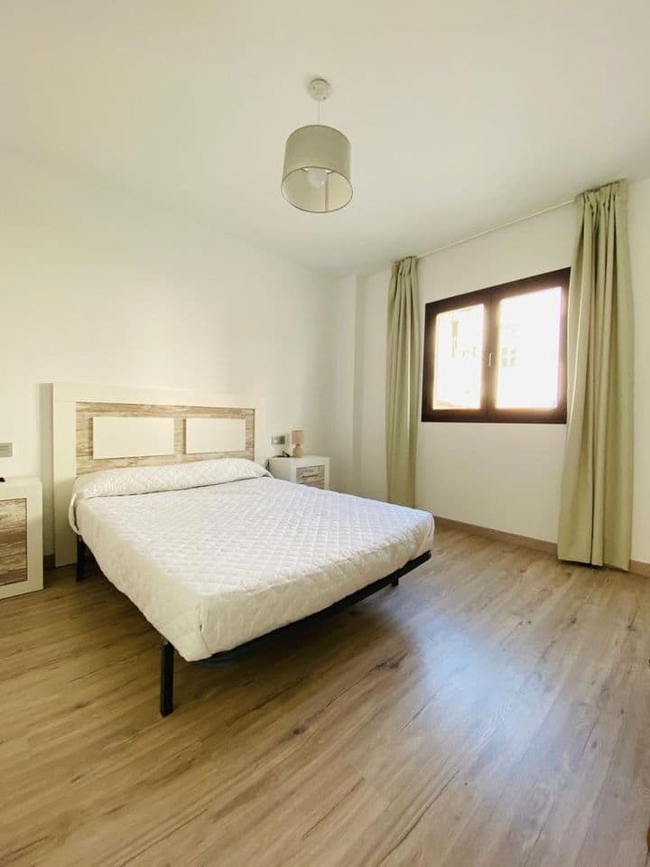 1 bedroom apartment for rent in Cercado Bajo de Cartuja, Spain - Image 10