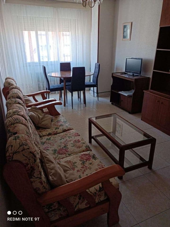 4 bedrooms apartment for rent in Salamanca, Spain - Image 2