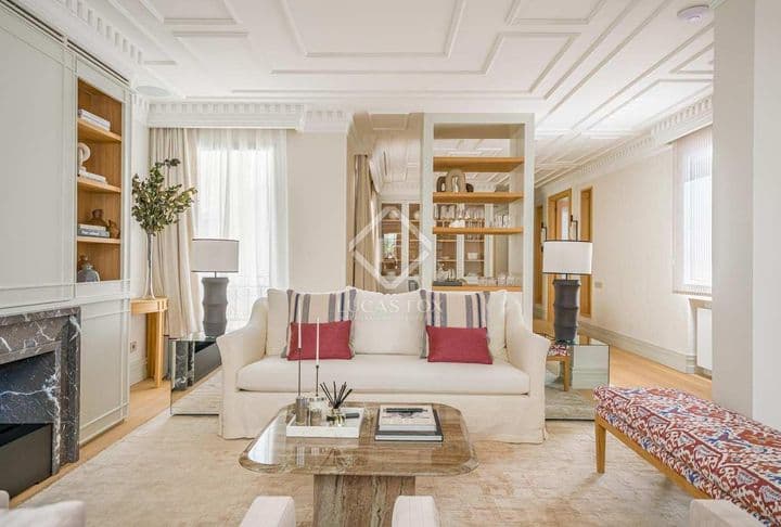 3 bedrooms apartment for sale in Madrid, Spain - Image 2