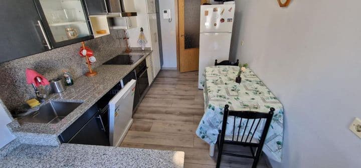 3 bedrooms apartment for rent in Santiago de Compostela, Spain - Image 4