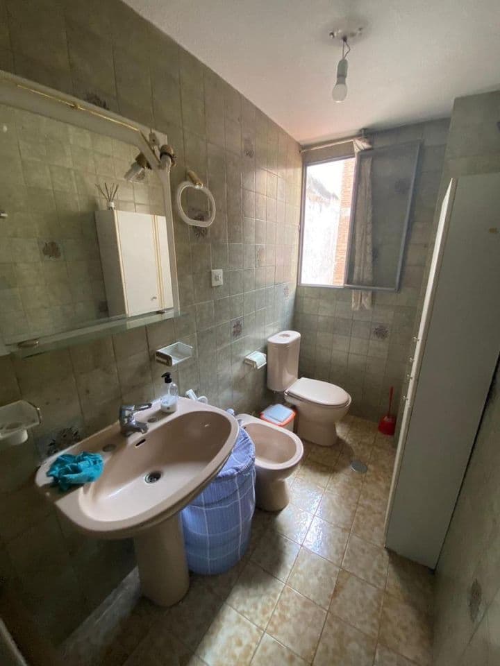 2 bedrooms apartment for rent in Centro-Sagrario, Spain - Image 7