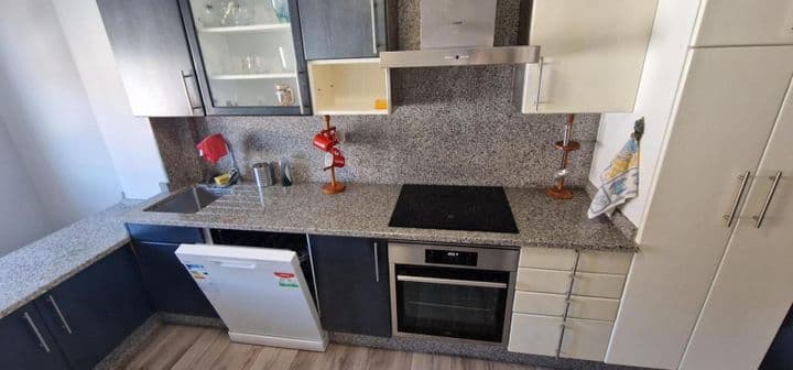 3 bedrooms apartment for rent in Santiago de Compostela, Spain - Image 2