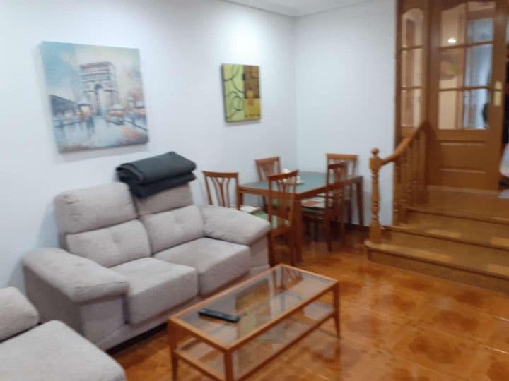 4 bedrooms apartment for rent in Salamanca, Spain - Image 2