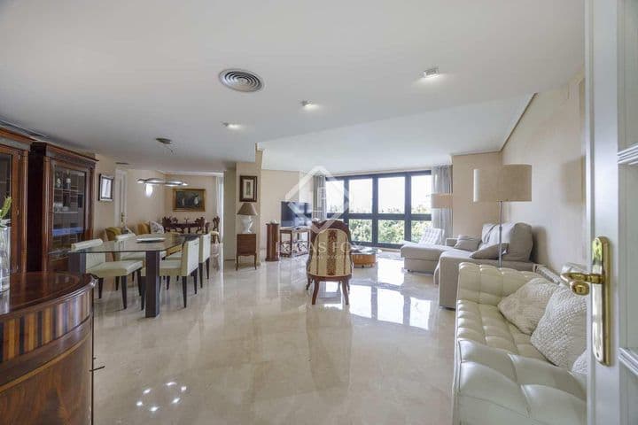 4 bedrooms apartment for rent in Valencia, Spain - Image 2