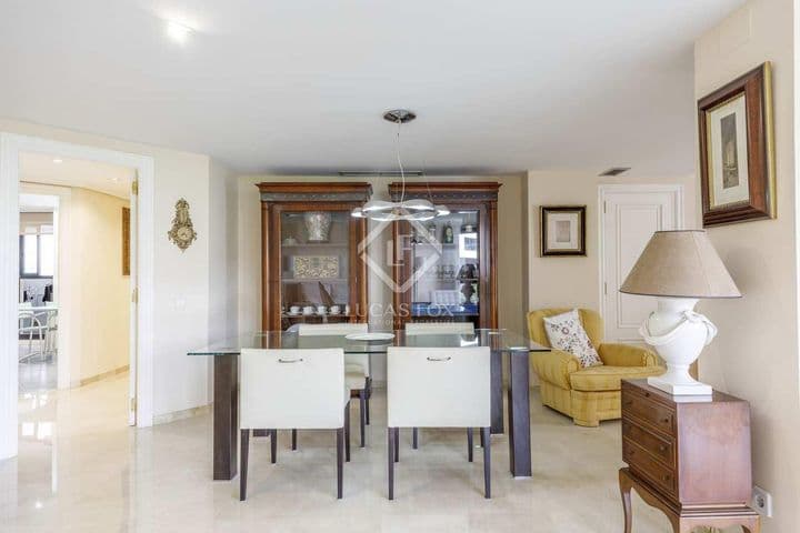 4 bedrooms apartment for rent in Valencia, Spain - Image 9