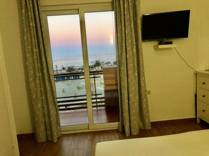 2 bedrooms apartment for rent in Fuengirola, Spain - Image 12